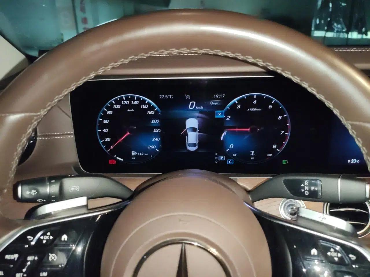 Mercedes-Benz E-Class 2021 Restyled E 300 L Luxury Edition — миниатюра 11