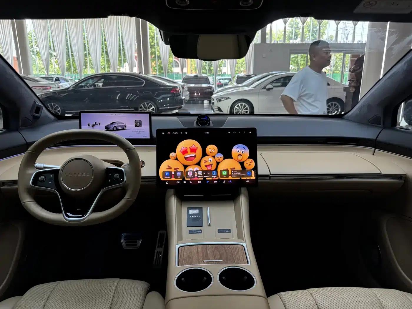 Zhijie R7 2024 Pure Electric 802km Max — миниатюра 16