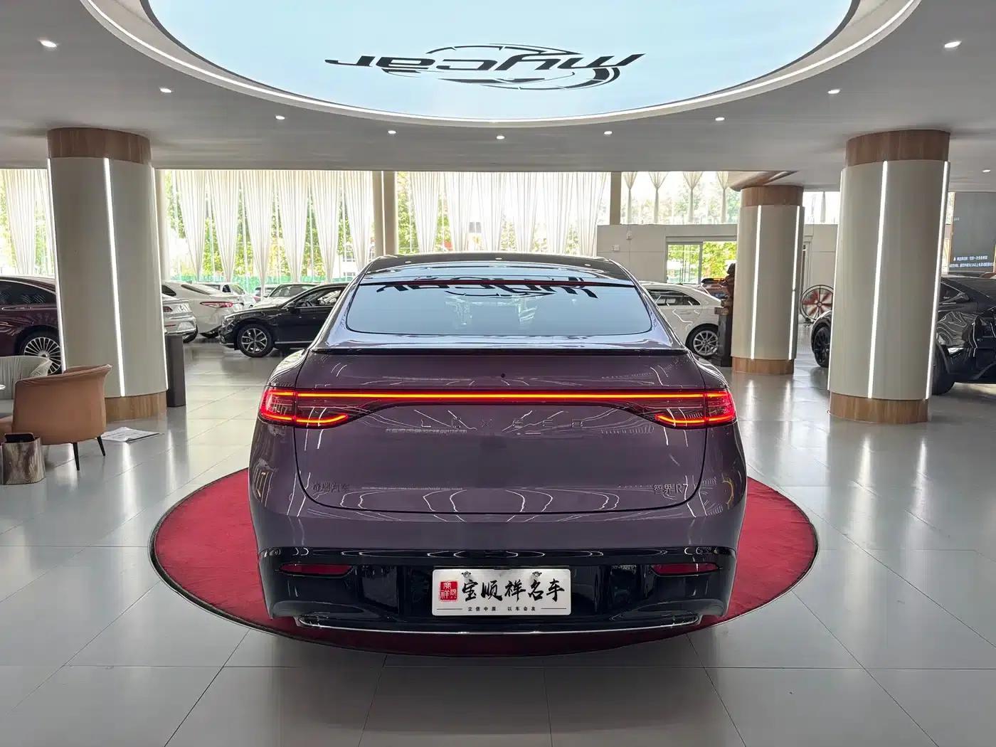 Zhijie R7 2024 Pure Electric 802km Max — миниатюра 6