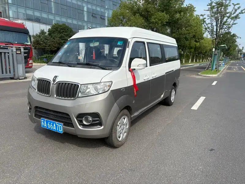 New Hiace X30L 2018 Model 1.5L Manual Rear-Wheel Drive 5-Seater Factory Custom Edition — миниатюра 1