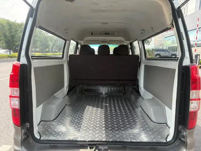 New Hiace X30L 2018 Model 1.5L Manual Rear-Wheel Drive 5-Seater Factory Custom Edition — миниатюра 13