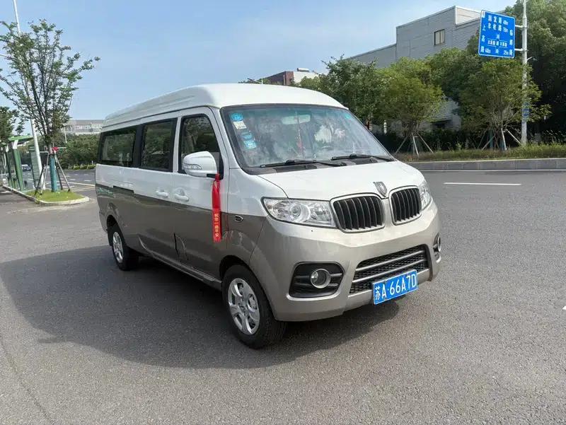 New Hiace X30L 2018 Model 1.5L Manual Rear-Wheel Drive 5-Seater Factory Custom Edition — миниатюра 3