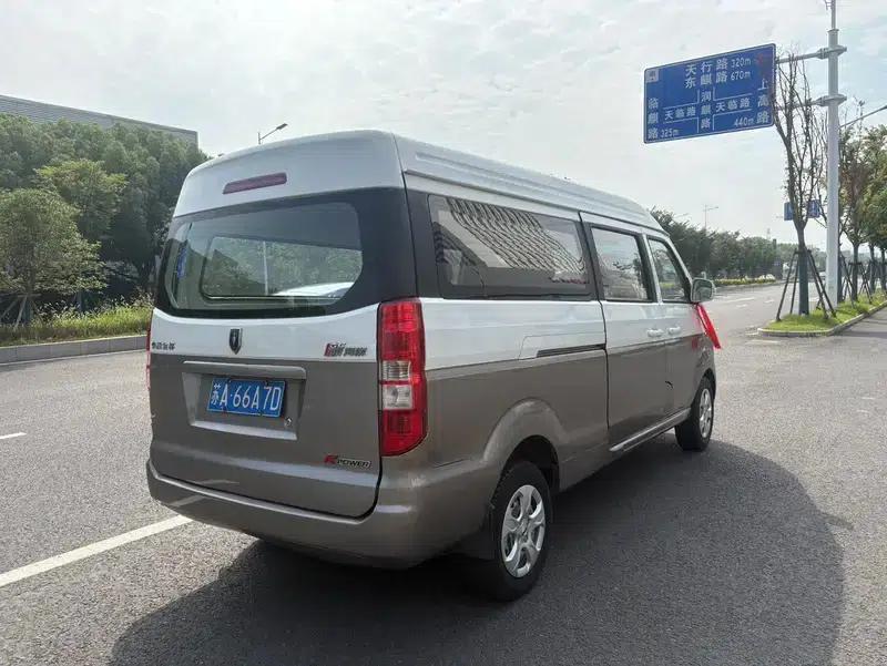 New Hiace X30L 2018 Model 1.5L Manual Rear-Wheel Drive 5-Seater Factory Custom Edition — миниатюра 6