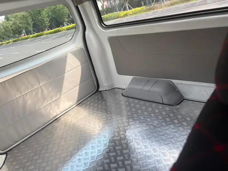 New Hiace X30L 2018 Model 1.5L Manual Rear-Wheel Drive 5-Seater Factory Custom Edition — миниатюра 8