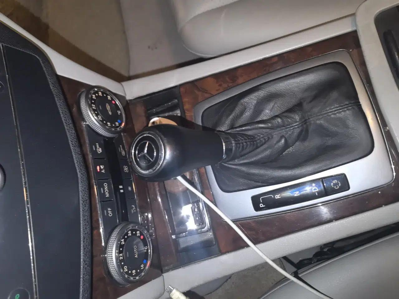 Mercedes-Benz C-Class 2008 C 200K Standard Model — миниатюра 14