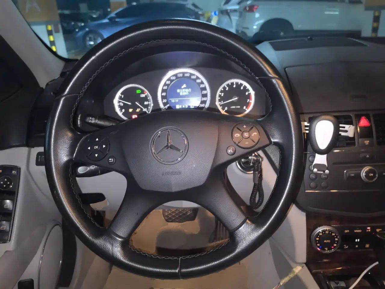 Mercedes-Benz C-Class 2008 C 200K Standard Model — миниатюра 10