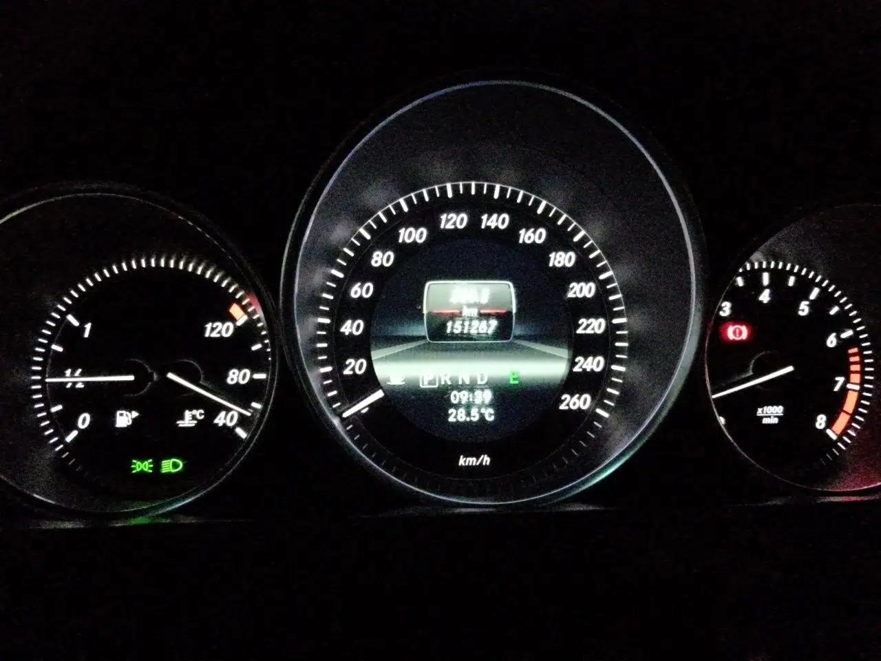 Mercedes-Benz C-Class 2013 C 180 CGI Classic — миниатюра 12