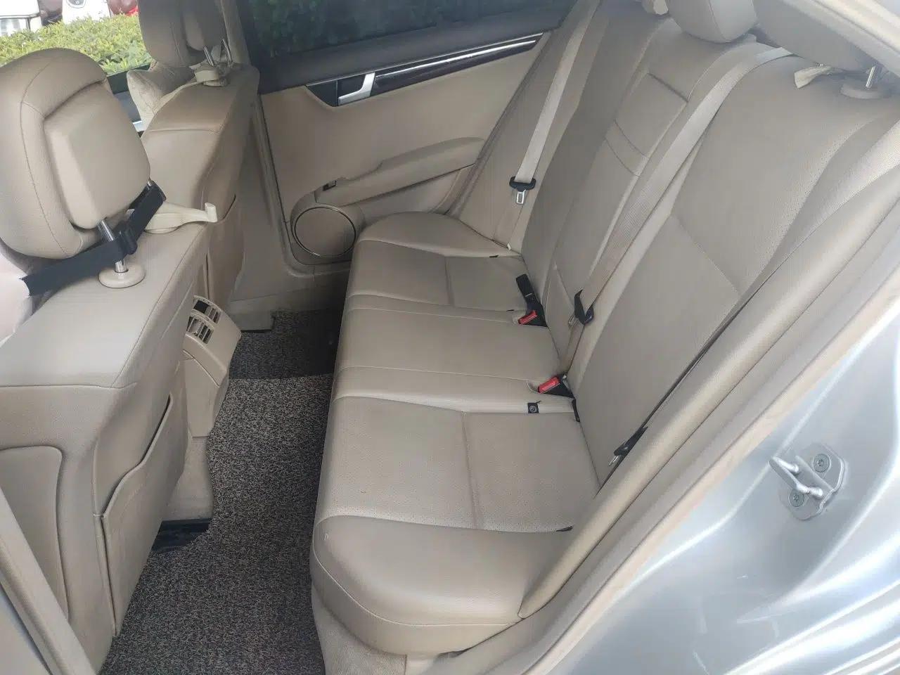 Mercedes-Benz C-Class 2011 C 200 CGI Elegant Model — миниатюра 17