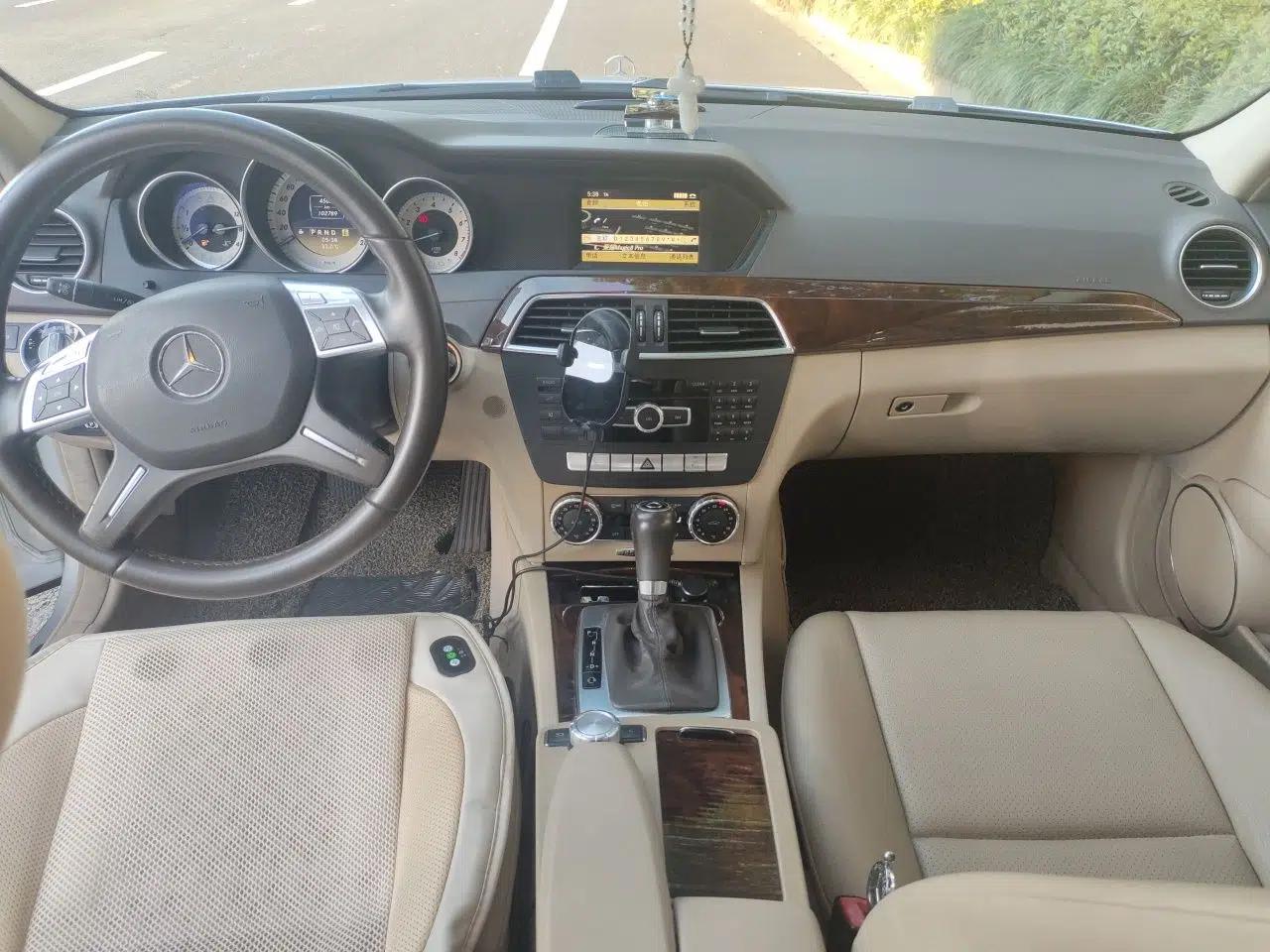 Mercedes-Benz C-Class 2011 C 200 CGI Elegant Model — миниатюра 9