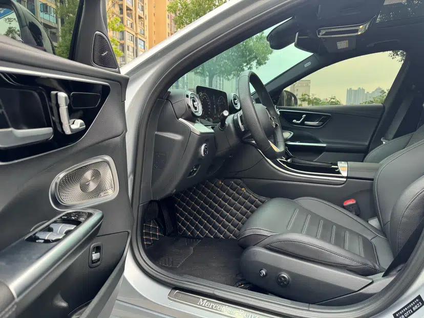 Mercedes-Benz C-Class 2023 Restyled C 260 L Night Edition Sports Version — миниатюра 13