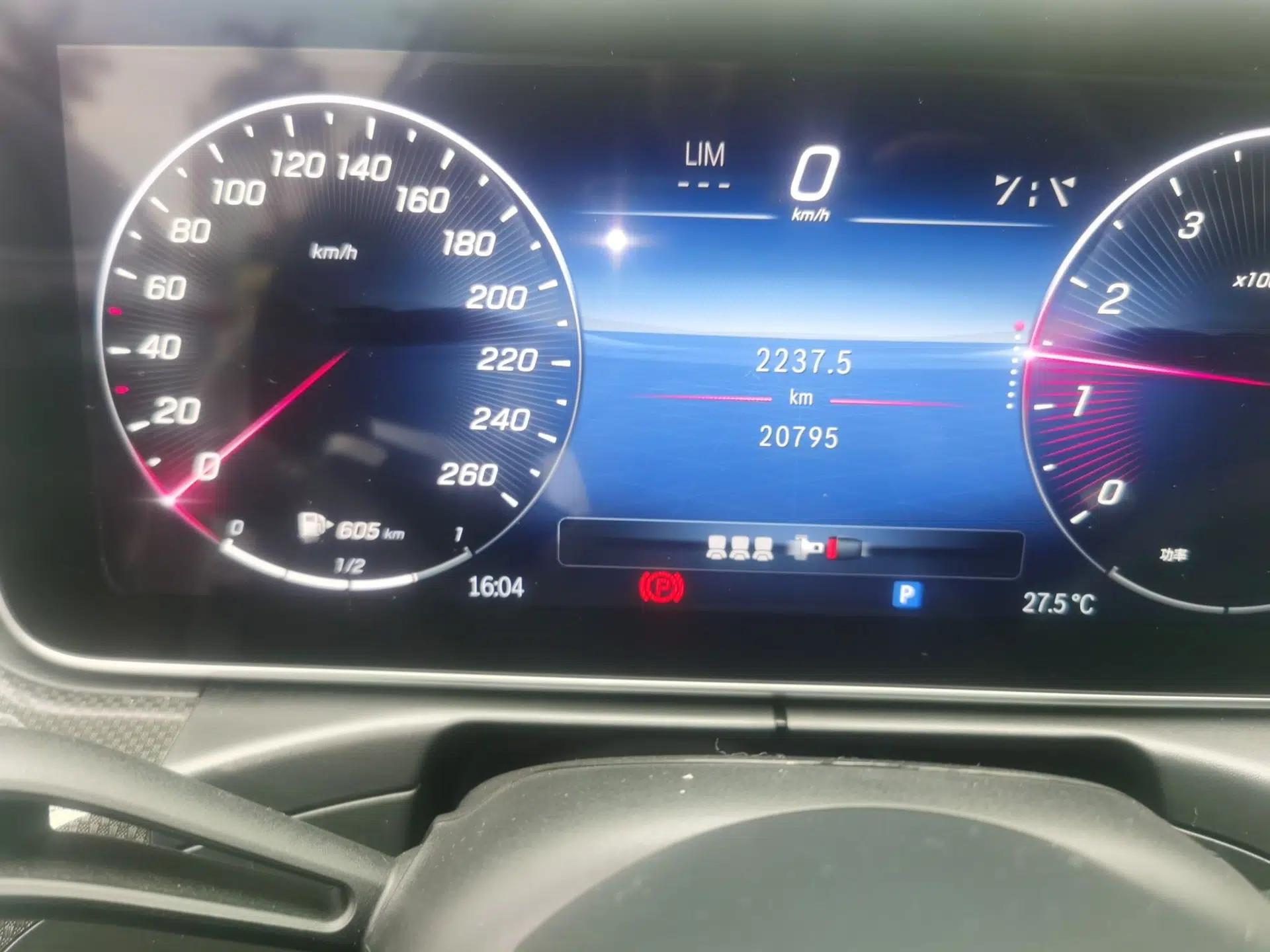 Mercedes-Benz C-Class 2023 Second Facelift C 260 L Sport Edition — миниатюра 12