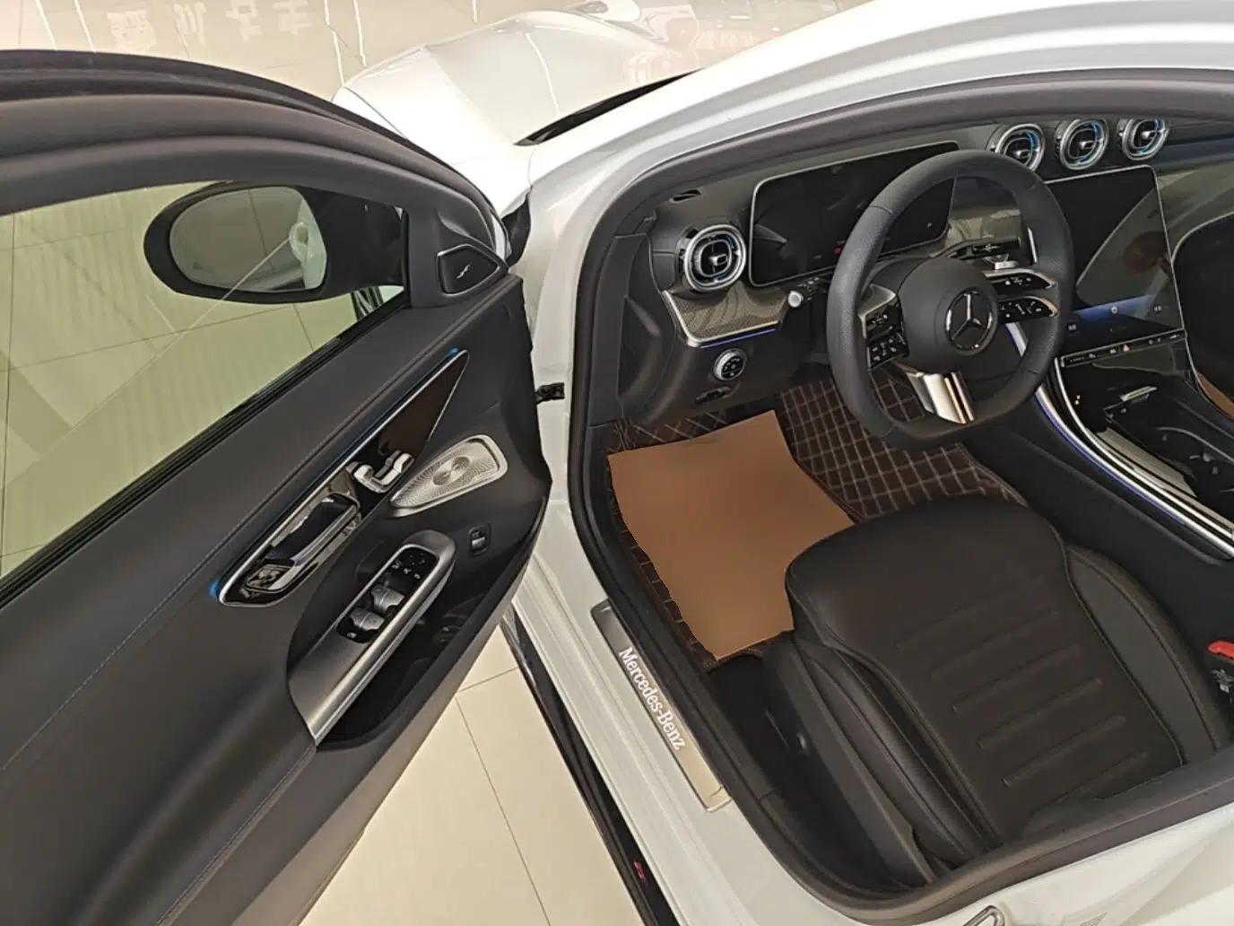 Mercedes-Benz C-Class 2025 C 260 L Obsidian Night Sport Edition — миниатюра 18