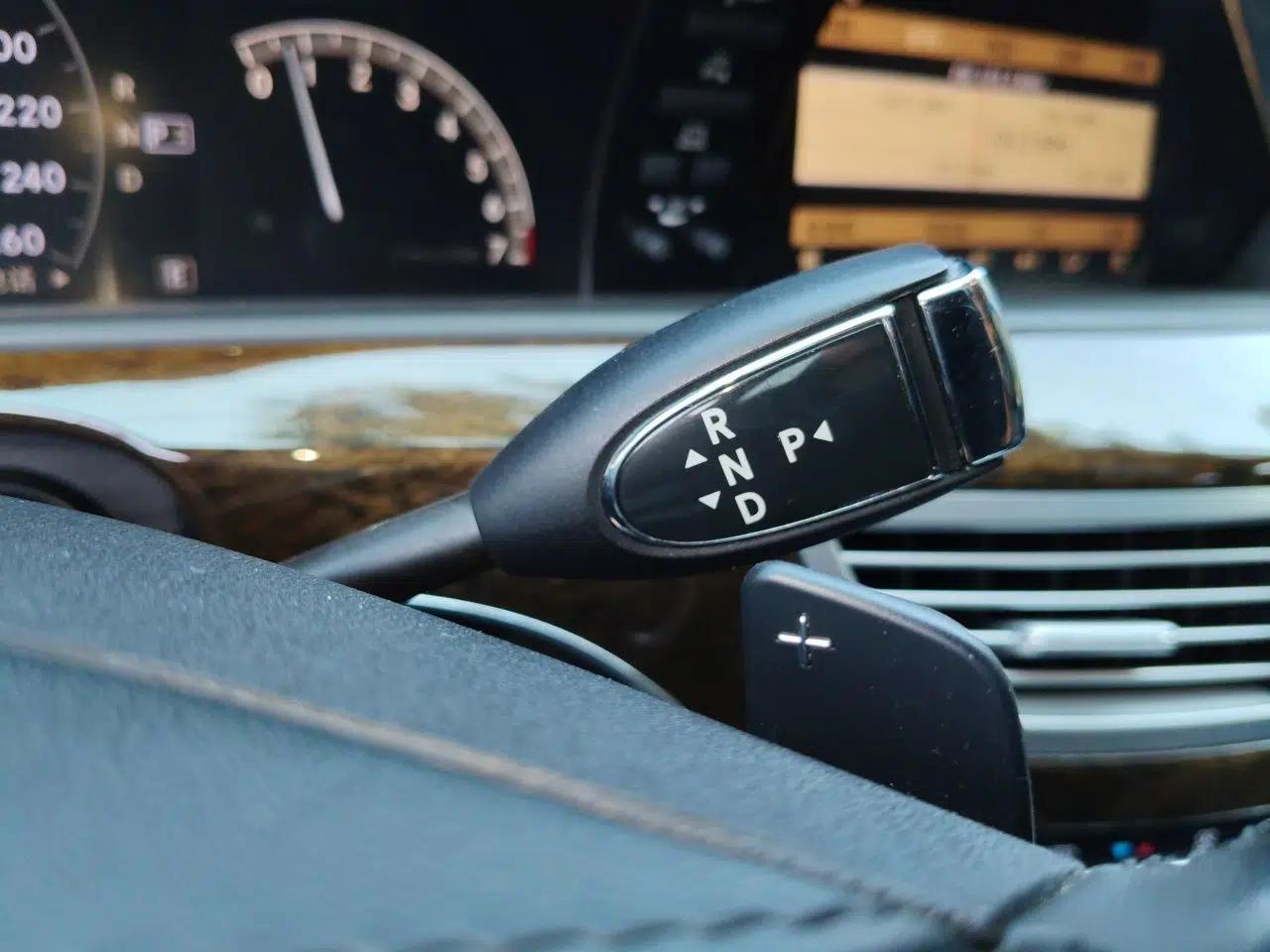 Mercedes-Benz S-Class 2010 S 300 L Luxury Model — миниатюра 14