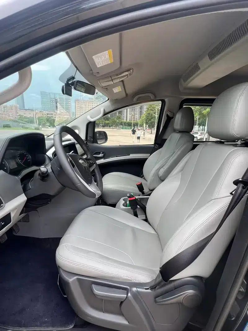 Refine M4 2019 Business Travel Series 1.9T Diesel Manual Business Model — миниатюра 8