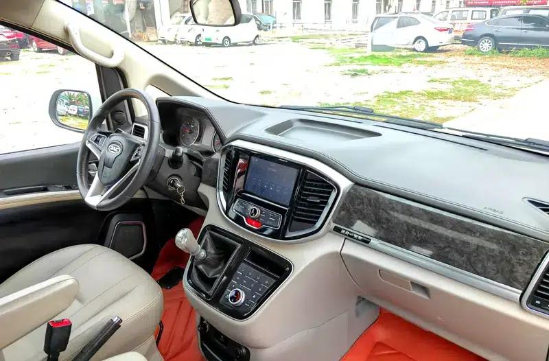 Refine M4 2017 1.9T Diesel Manual Deluxe Smart Edition — миниатюра 17