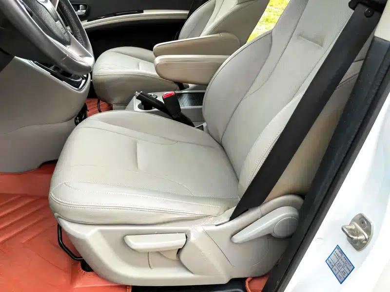 Refine M4 2017 1.9T Diesel Manual Deluxe Smart Edition — миниатюра 24