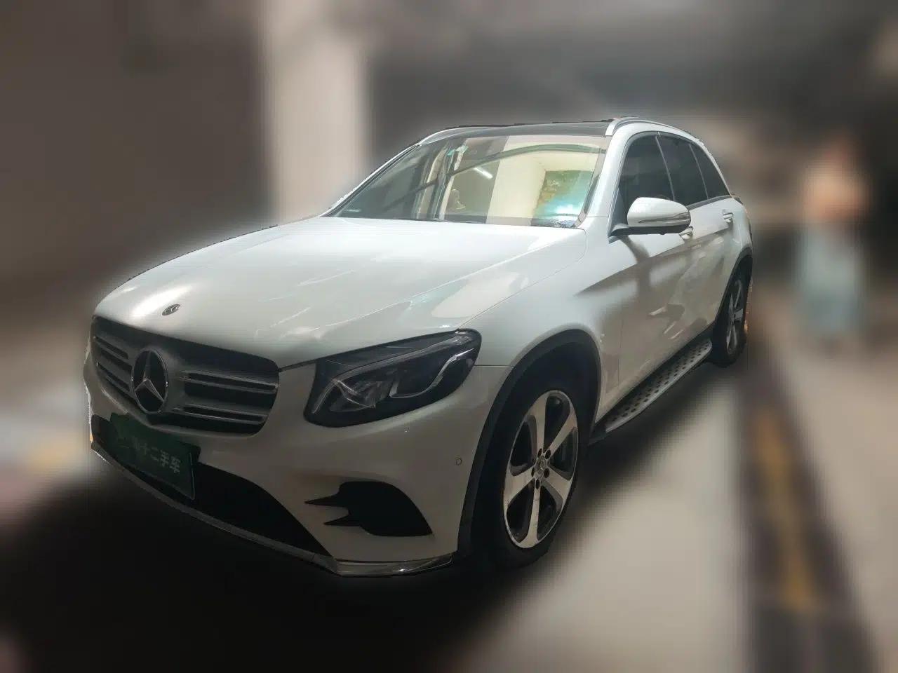 Mercedes-Benz GLC 2017 GLC 260 4MATIC Luxury Model — миниатюра 1