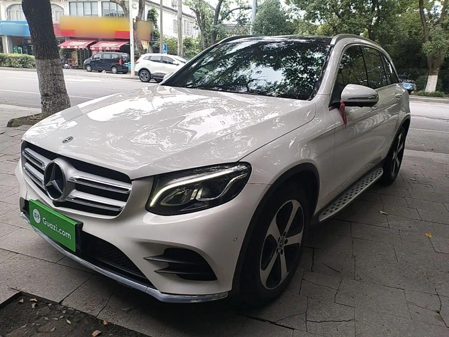 Mercedes-Benz GLC 2019 GLC 260 4MATIC Luxury Model — миниатюра 1
