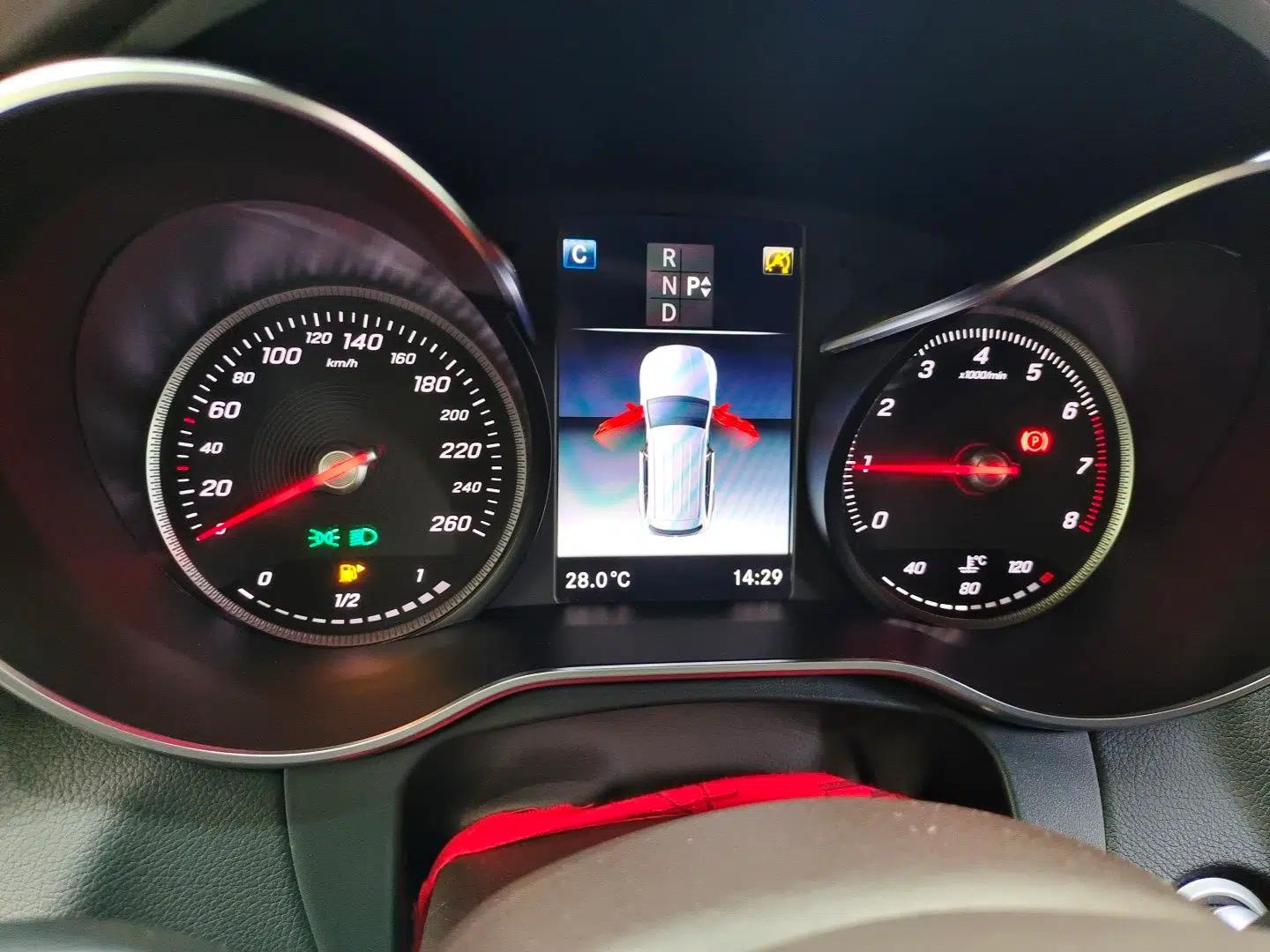 Mercedes-Benz GLC 2018 Facelifted GLC 260 4MATIC Dynamic Edition — миниатюра 11