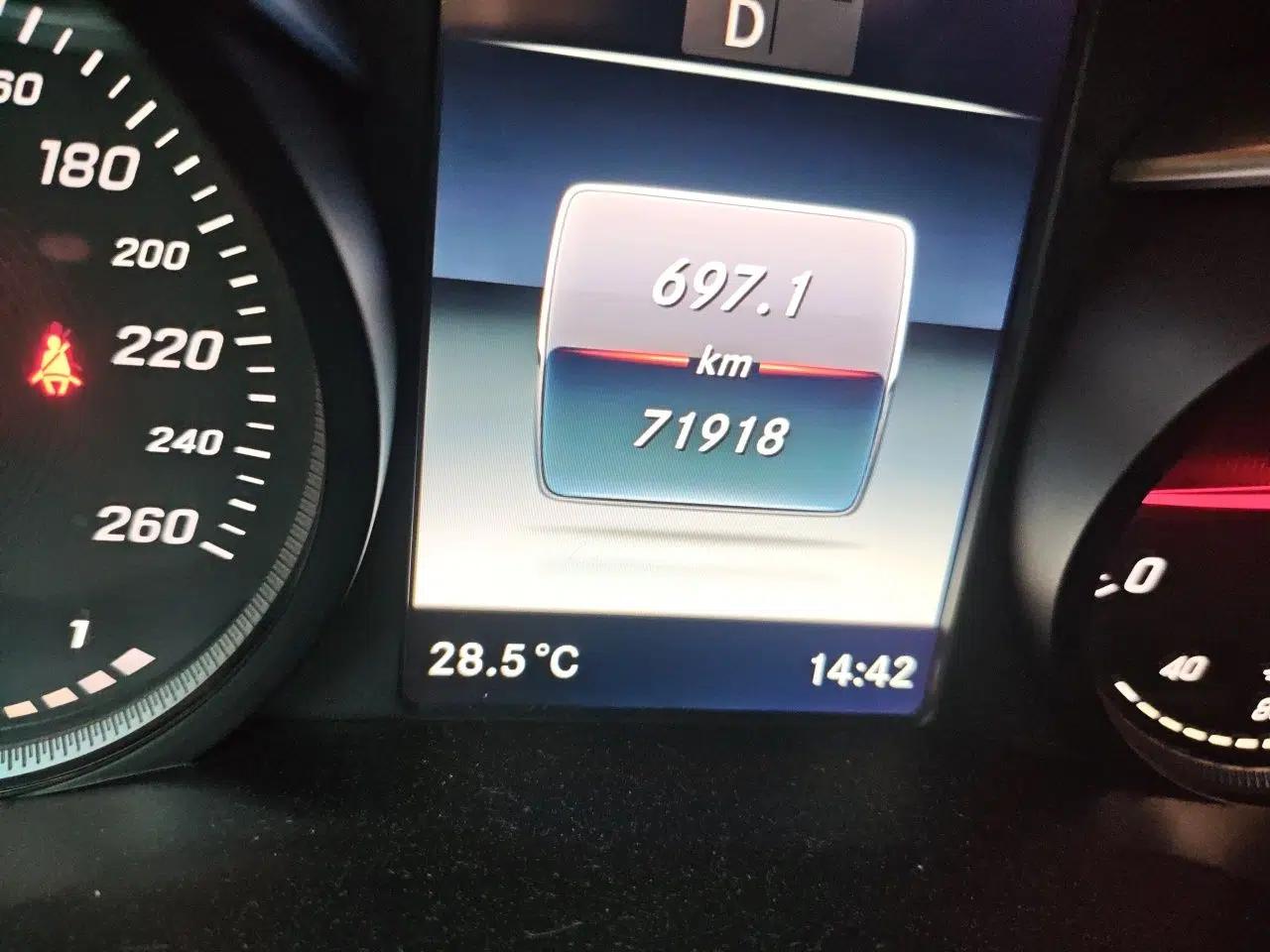 Mercedes-Benz GLC 2019 GLC 260 L 4MATIC Dynamic Model — миниатюра 12