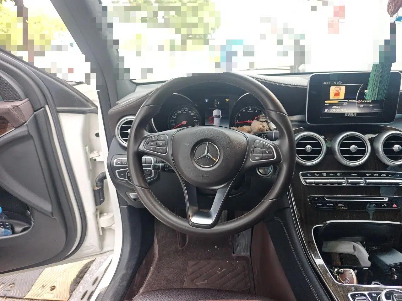 Mercedes-Benz GLC 2019 GLC 260 L 4MATIC Luxury Model — миниатюра 10