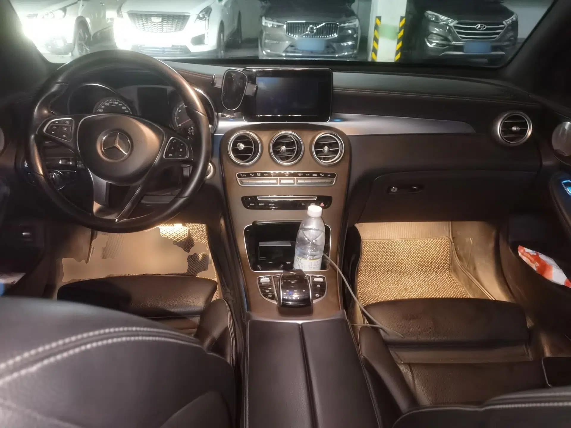 Mercedes-Benz GLC 2018 GLC 300 4MATIC Sport Edition — миниатюра 9