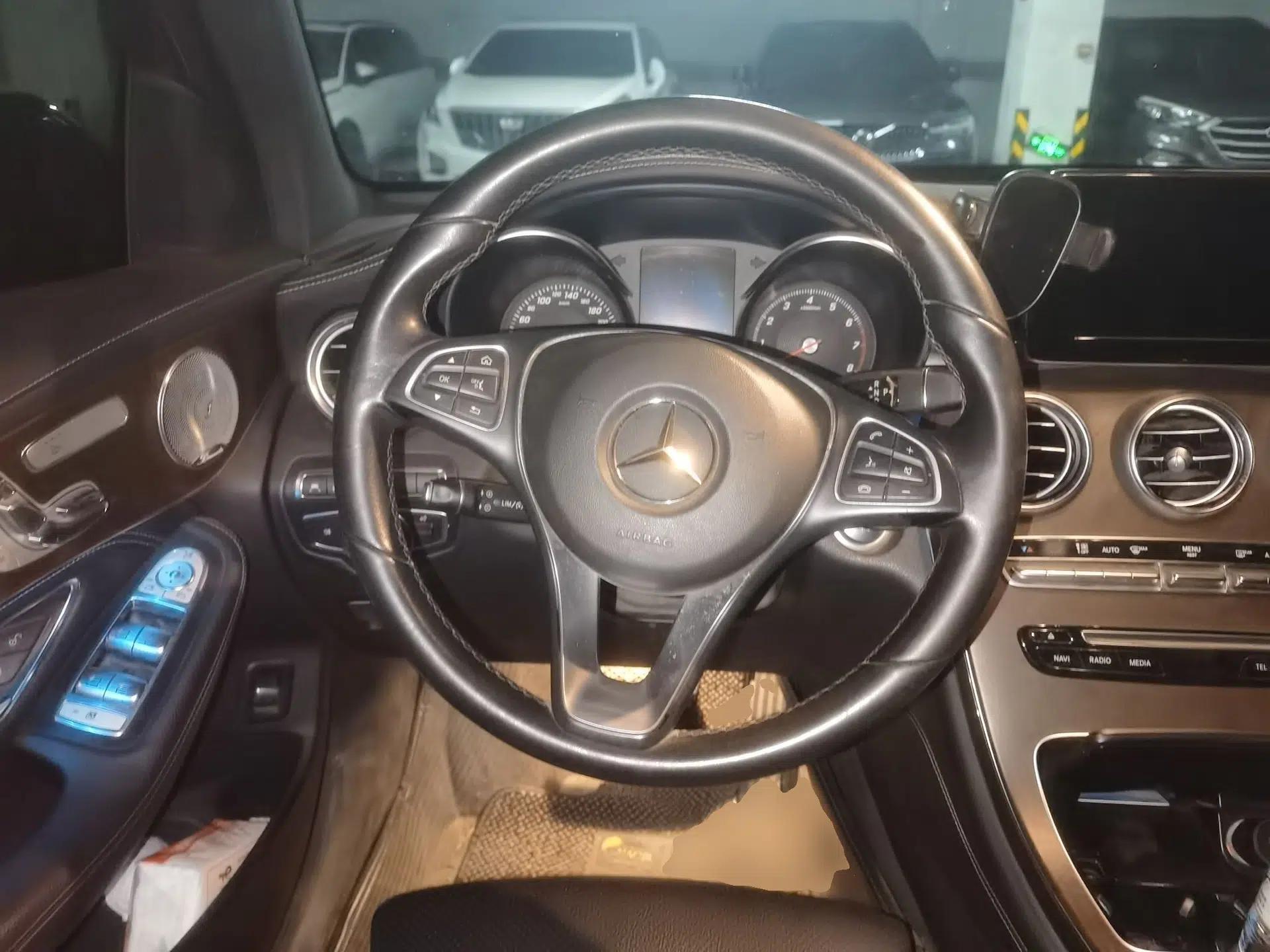 Mercedes-Benz GLC 2018 GLC 300 4MATIC Sport Edition — миниатюра 10