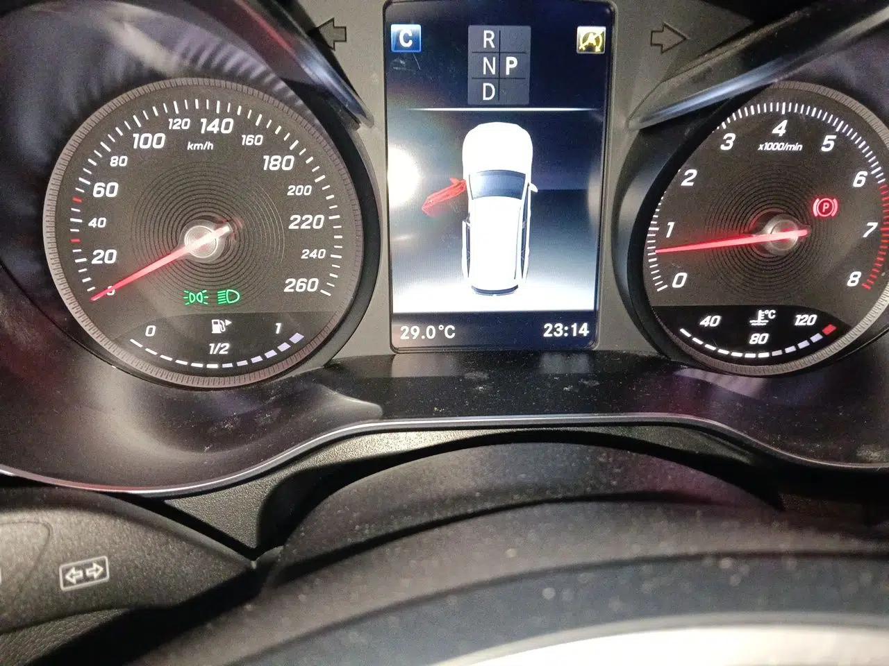 Mercedes-Benz GLC 2018 Facelifted GLC 260 4MATIC Dynamic Edition — миниатюра 12