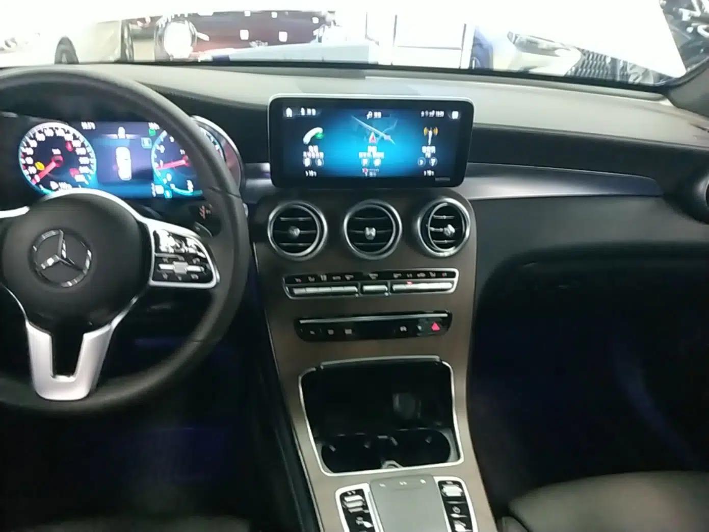 Mercedes-Benz GLC 2021 GLC 260 L 4MATIC Luxury Model — миниатюра 23