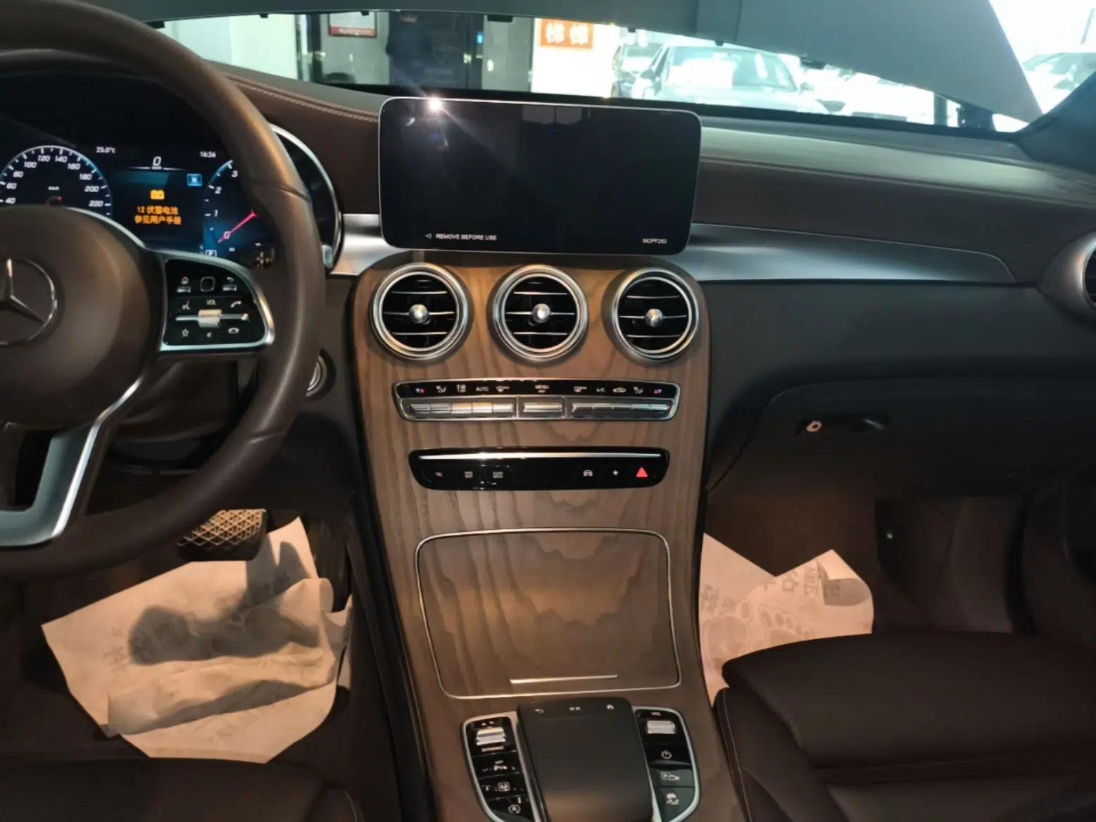 Mercedes-Benz GLC 2022 Second Facelift GLC 260 L 4MATIC Luxury Edition — миниатюра 15