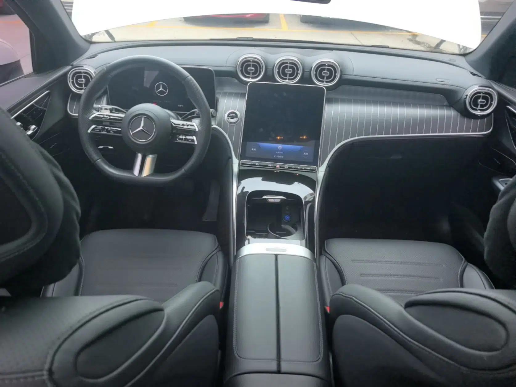 Mercedes-Benz GLC 2023 GLC 260 L 4MATIC Luxury Model 5 Seats — миниатюра 17