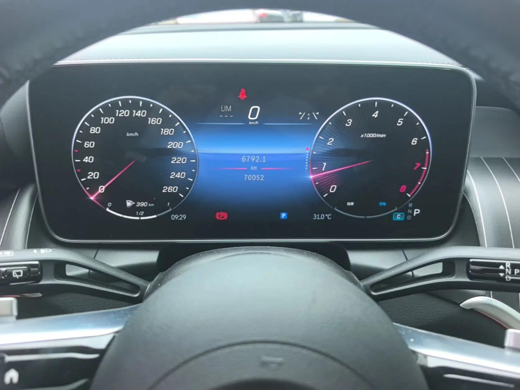 Mercedes-Benz GLC 2023 GLC 260 L 4MATIC Luxury Model 5 Seats — миниатюра 19