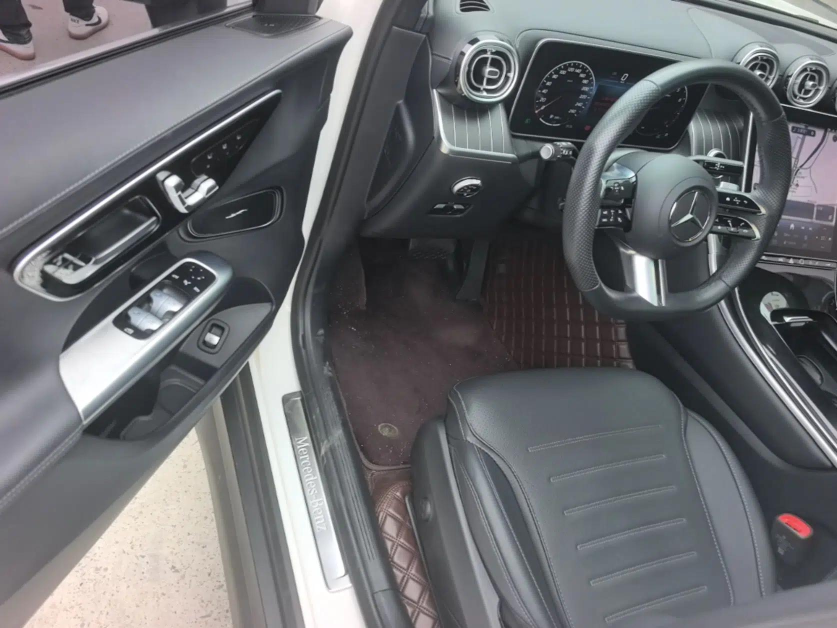 Mercedes-Benz GLC 2023 GLC 260 L 4MATIC Luxury Model 5 Seats — миниатюра 23
