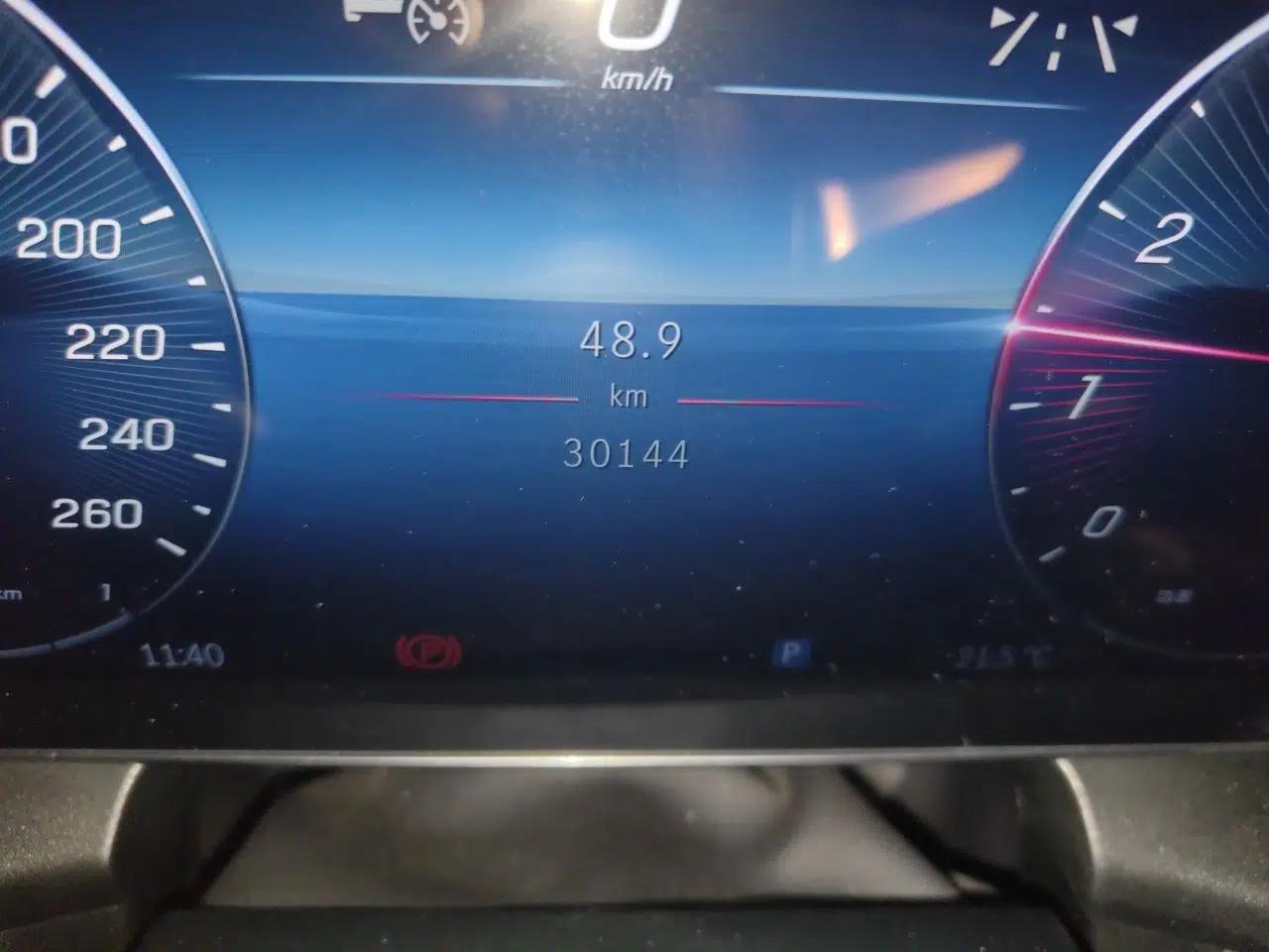 Mercedes-Benz GLC 2023 Facelift GLC 260 L 4MATIC Luxury Version 7-Seater — миниатюра 11