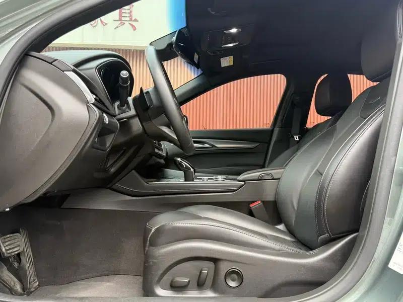 2022 Cadillac CT5 28T Luxury — миниатюра 10