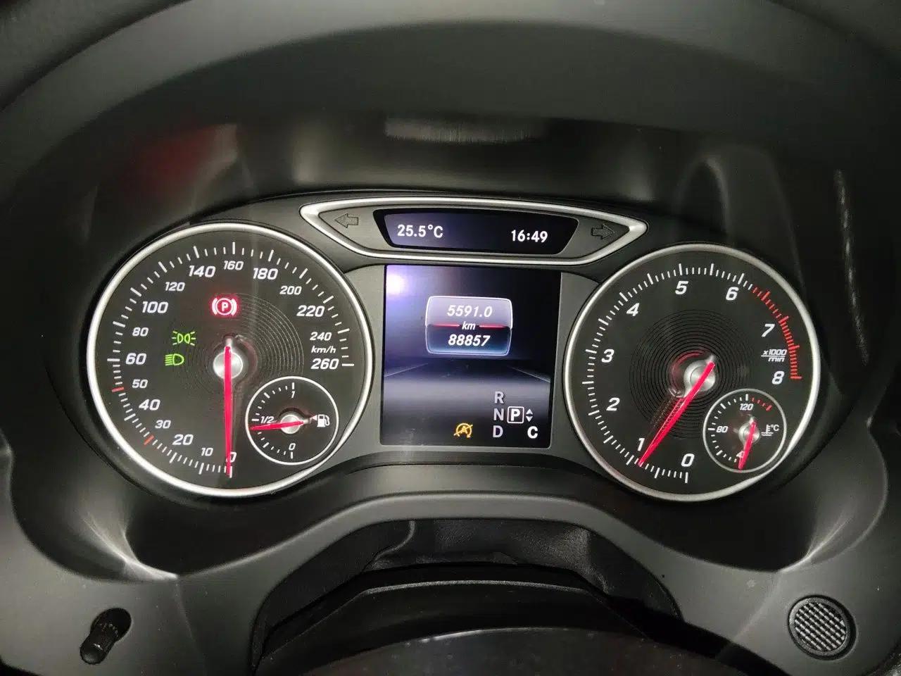 Mercedes-Benz A-Class 2016 A 200 Dynamic Edition — миниатюра 11