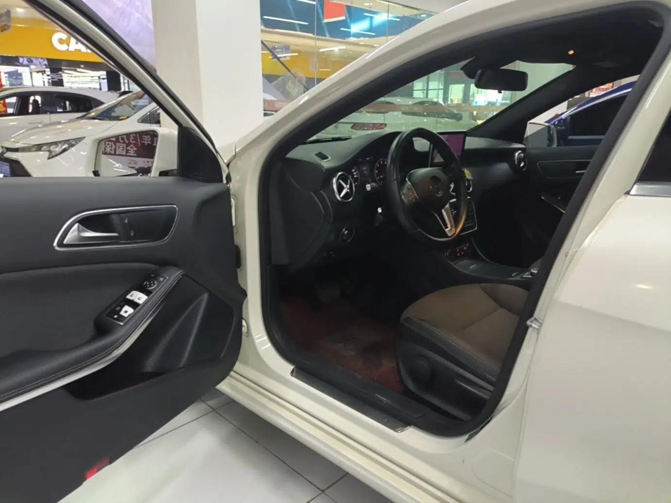 Mercedes-Benz A-Class 2015 A 180 — миниатюра 18
