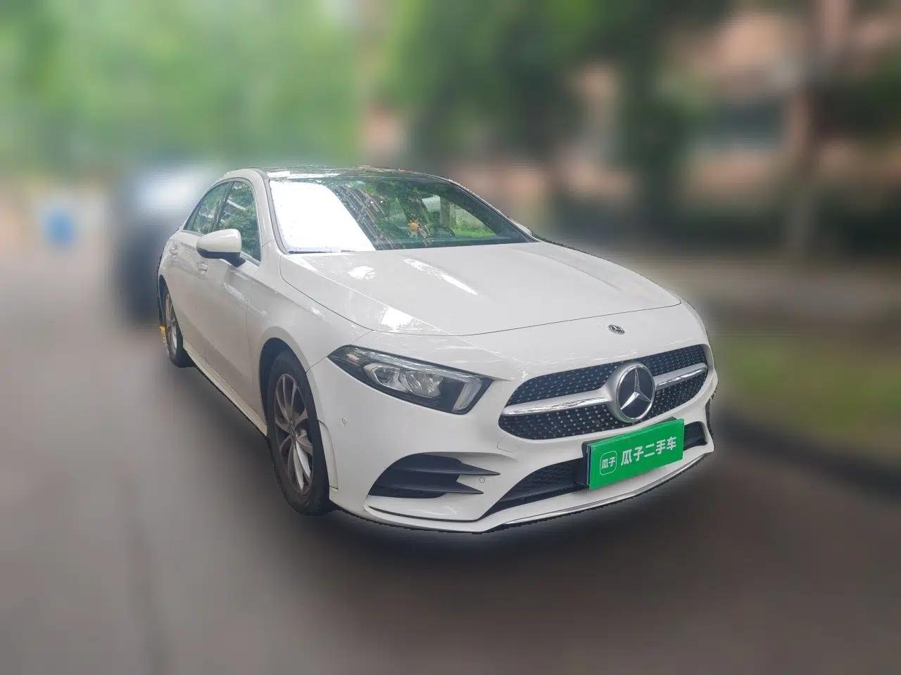 Mercedes-Benz A-Class 2020 Restyled A 200 L Sport Sedan Fashion Version — миниатюра 3