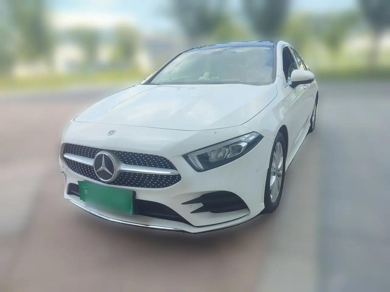 Mercedes-Benz A-Class 2020 A 200 L Sport Sedan — миниатюра 1