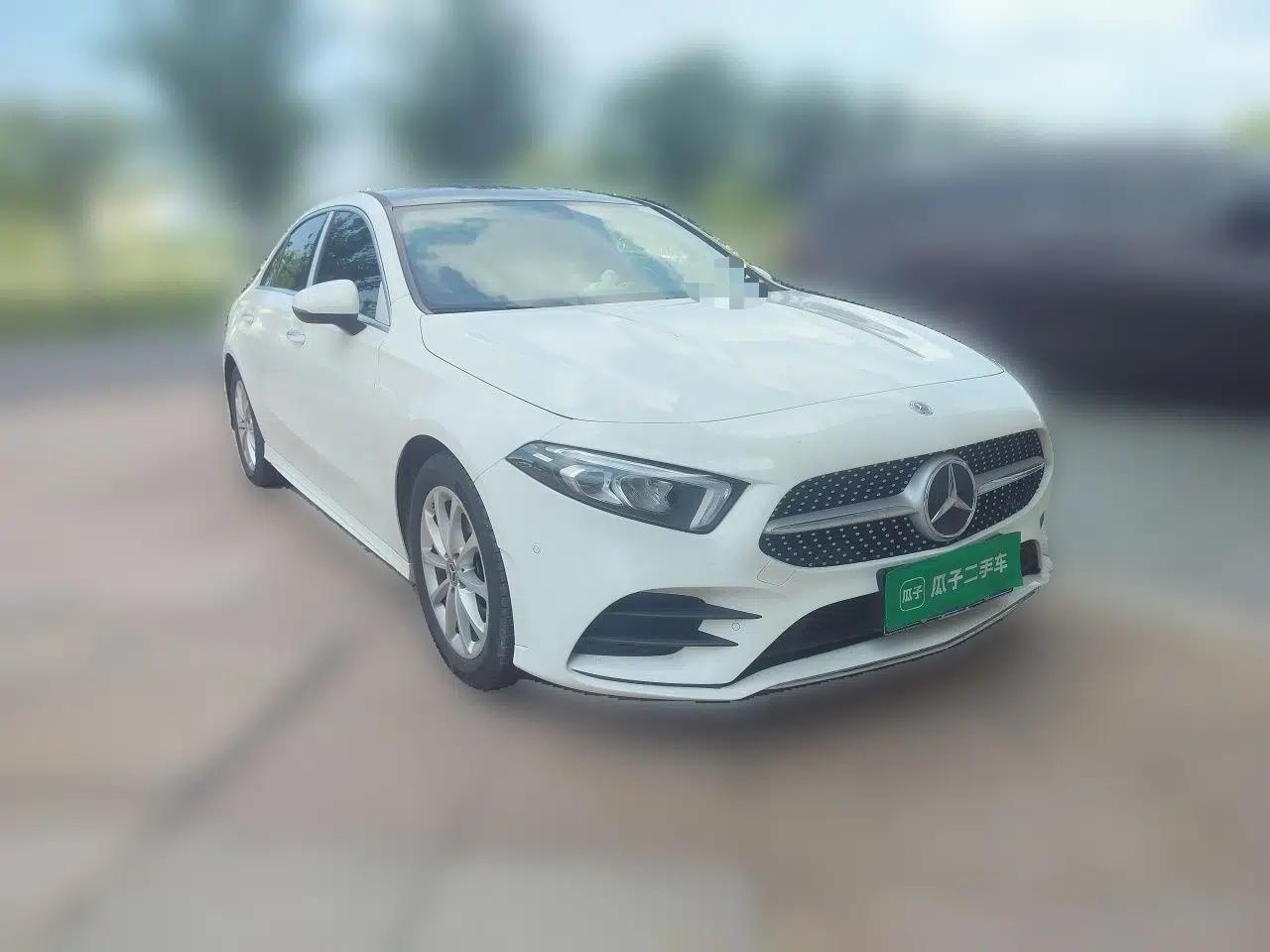 Mercedes-Benz A-Class 2020 A 200 L Sport Sedan — миниатюра 3