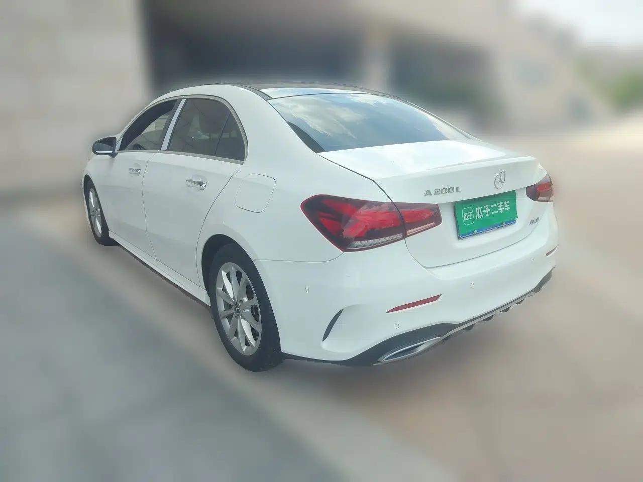Mercedes-Benz A-Class 2020 A 200 L Sport Sedan — миниатюра 4
