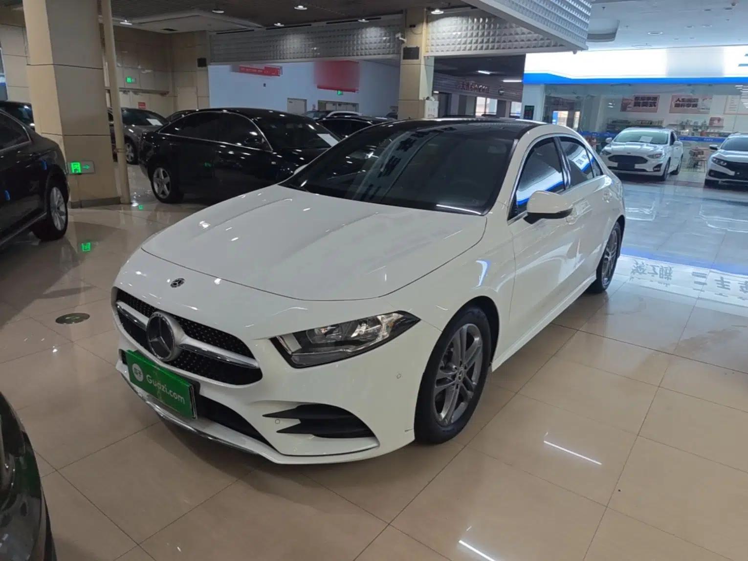 Mercedes-Benz A-Class 2020 Second Facelift A 180 L Sport Sedan — миниатюра 1