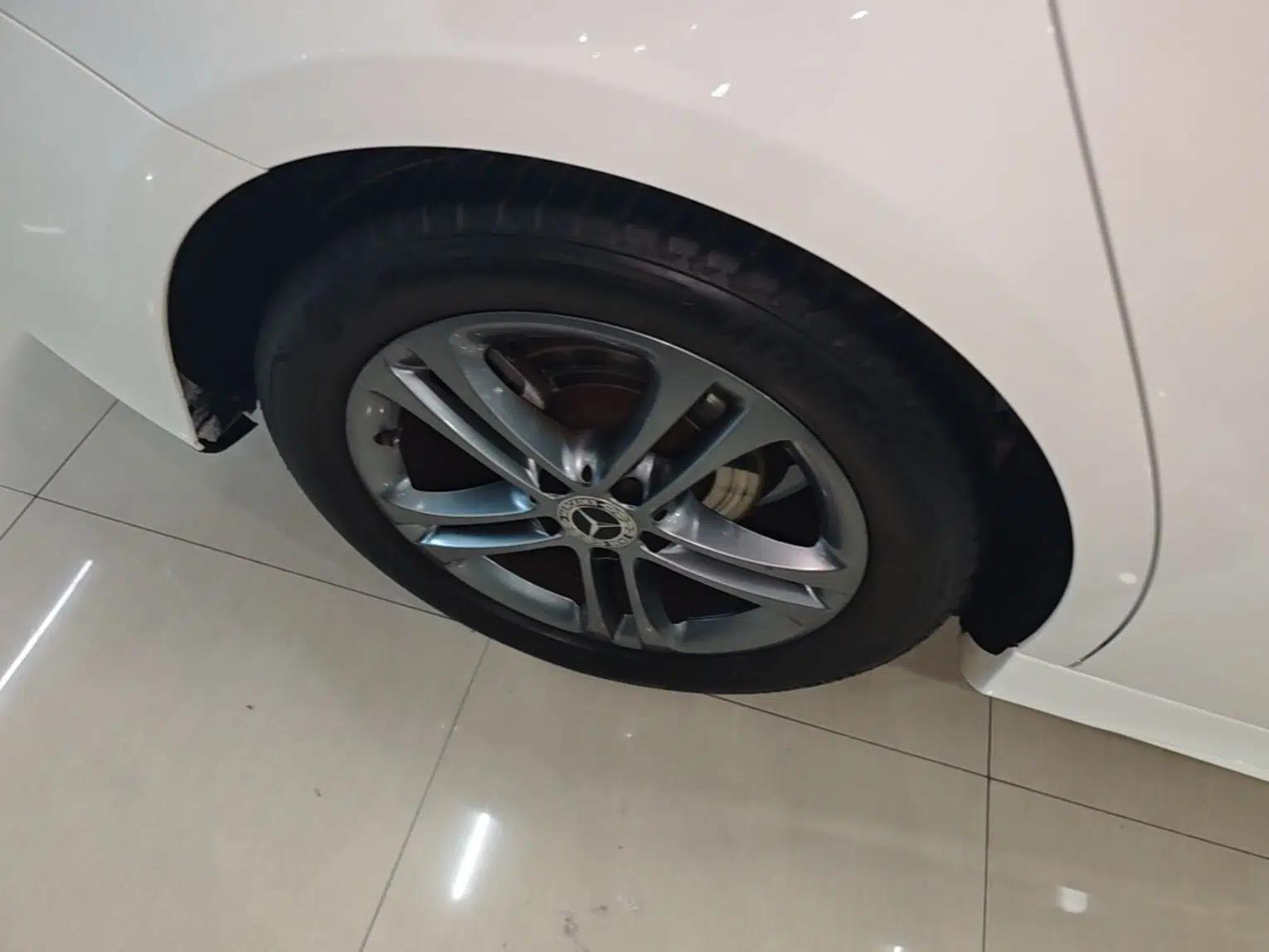 Mercedes-Benz A-Class 2020 Second Facelift A 180 L Sport Sedan — миниатюра 11