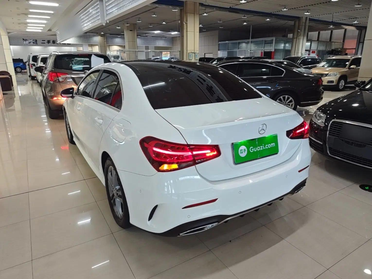 Mercedes-Benz A-Class 2020 Second Facelift A 180 L Sport Sedan — миниатюра 4