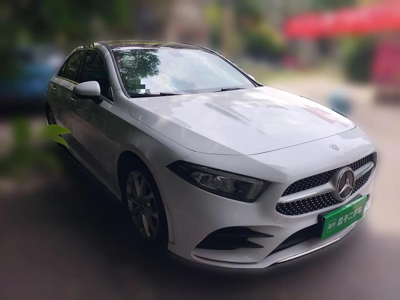 Mercedes-Benz A-Class 2019 A 200 L Sport Sedan — миниатюра 3