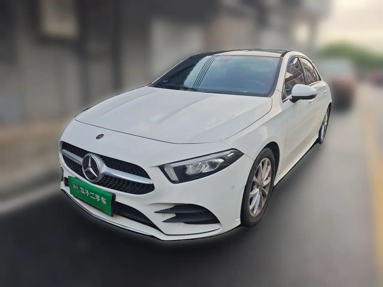 Mercedes-Benz A-Class 2020 A 200 L Sport Sedan — миниатюра 1