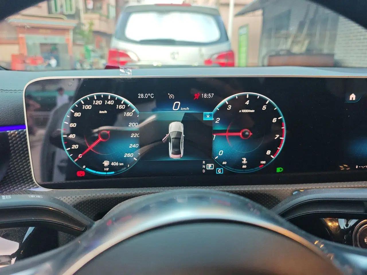 Mercedes-Benz A-Class 2020 A 200 L Sport Sedan — миниатюра 11