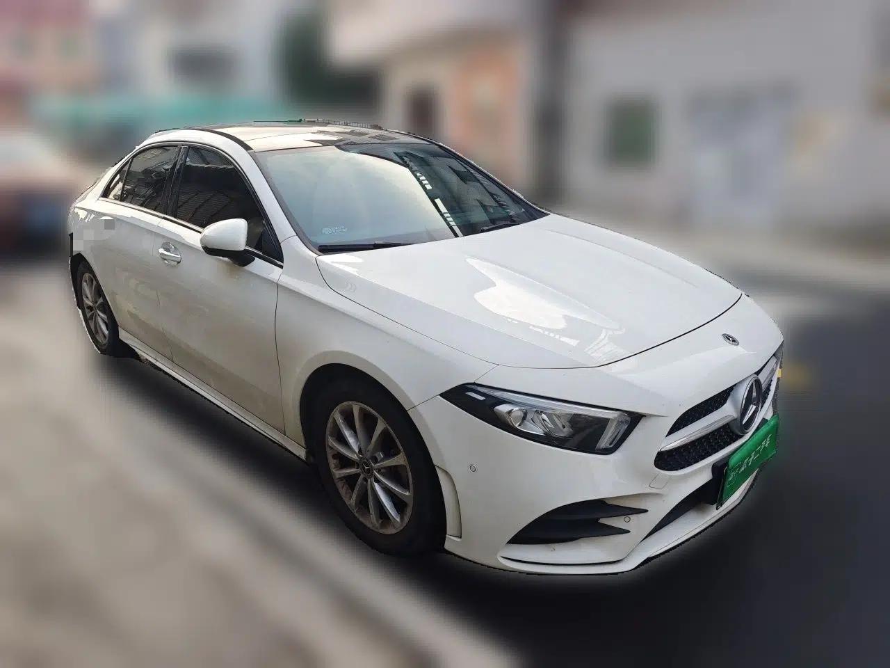 Mercedes-Benz A-Class 2020 A 200 L Sport Sedan — миниатюра 3