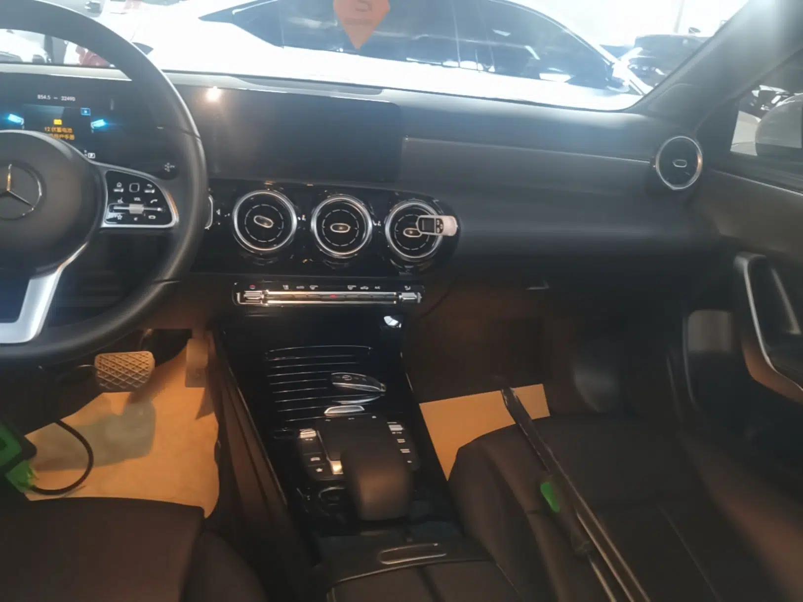 Mercedes-Benz A-Class 2022 Restyled A 180 L Sport Sedan — миниатюра 15