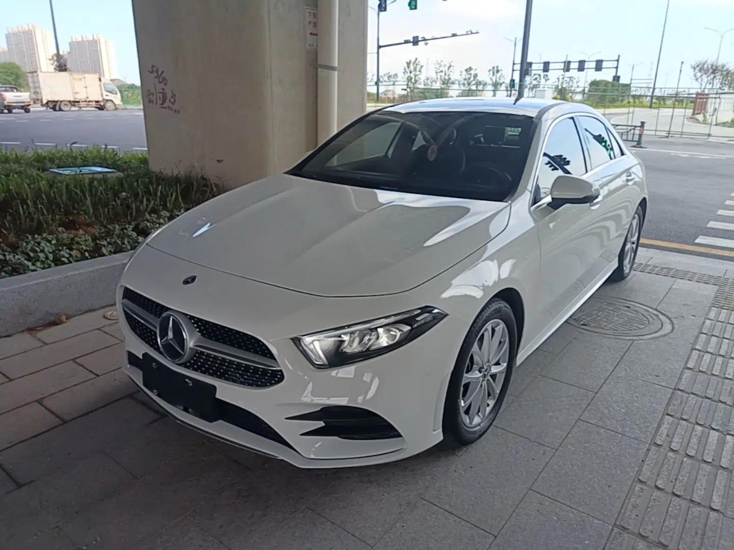 Mercedes-Benz A-Class 2021 A 200 L Sport Sedan Fashion Model — миниатюра 1